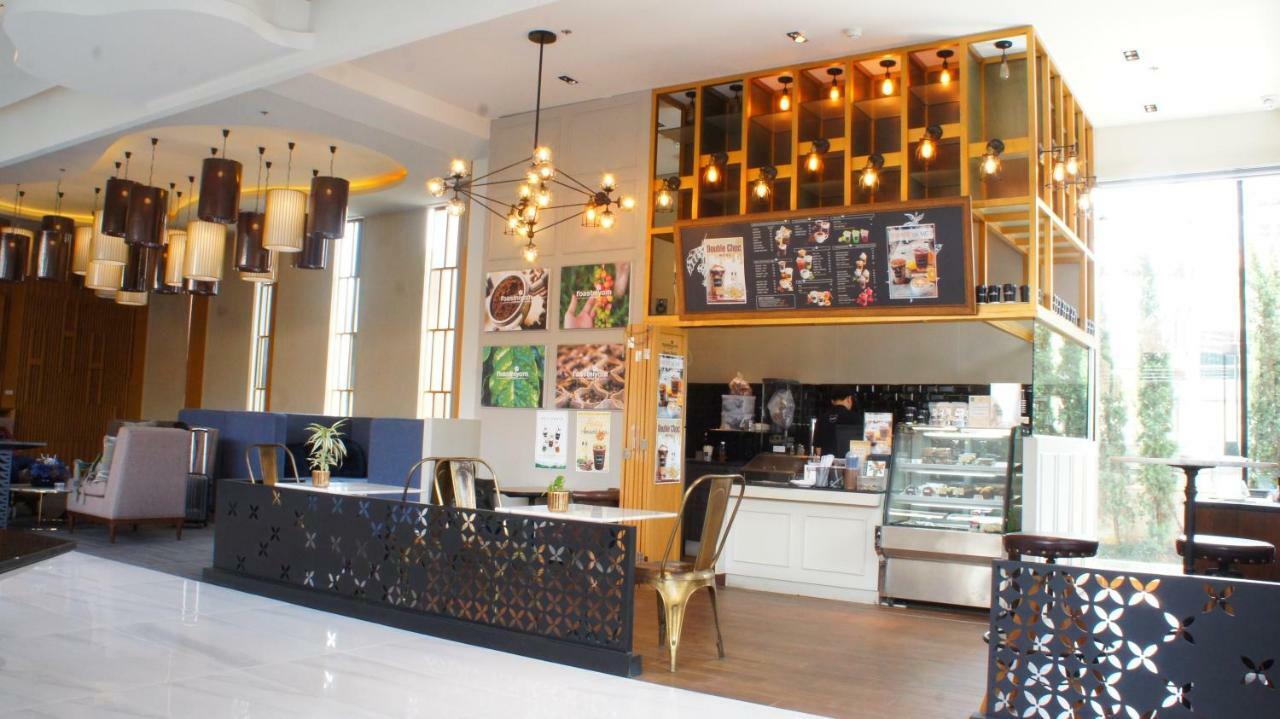 The Astra Chiang Mai Apartment Екстериор снимка
