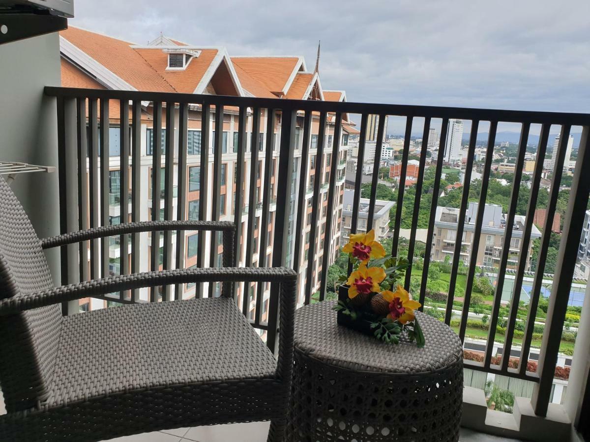 The Astra Chiang Mai Apartment Екстериор снимка