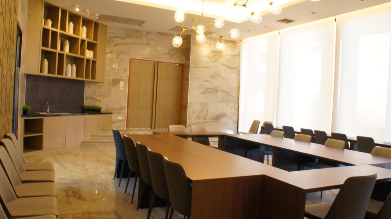 The Astra Chiang Mai Apartment Екстериор снимка